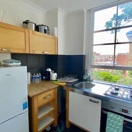 2 Bedroom Flat In Camberwell Green - Central Location With Excellent Connections To Tourist Attractions And Main London Airports Ngoại thất bức ảnh