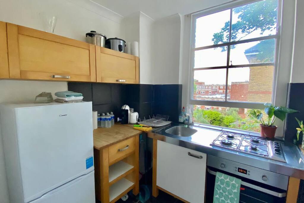 2 Bedroom Flat In Camberwell Green - Central Location With Excellent Connections To Tourist Attractions And Main London Airports Ngoại thất bức ảnh